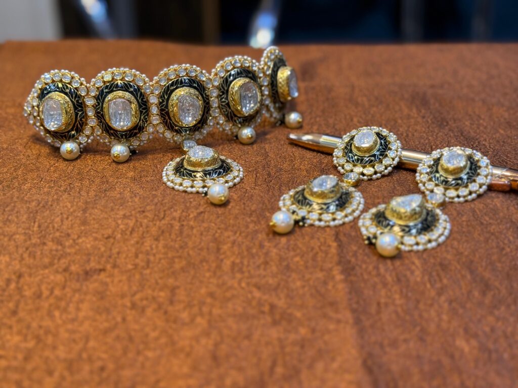 THE MEENAKARI POLKI SET PICTURE